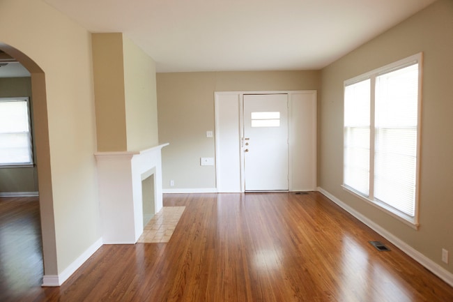 Building Photo - 202 S Bleckley Dr