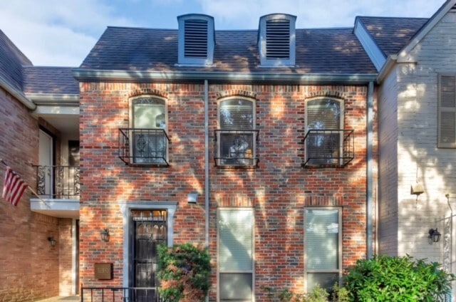 Foto principal - 530 N Post Oak Ln