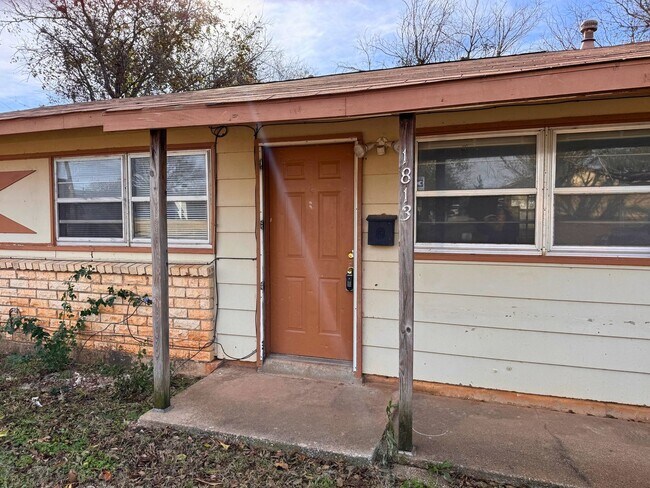 Foto del edificio - 3 Bed 1.5 Bath Home In Lynnwood