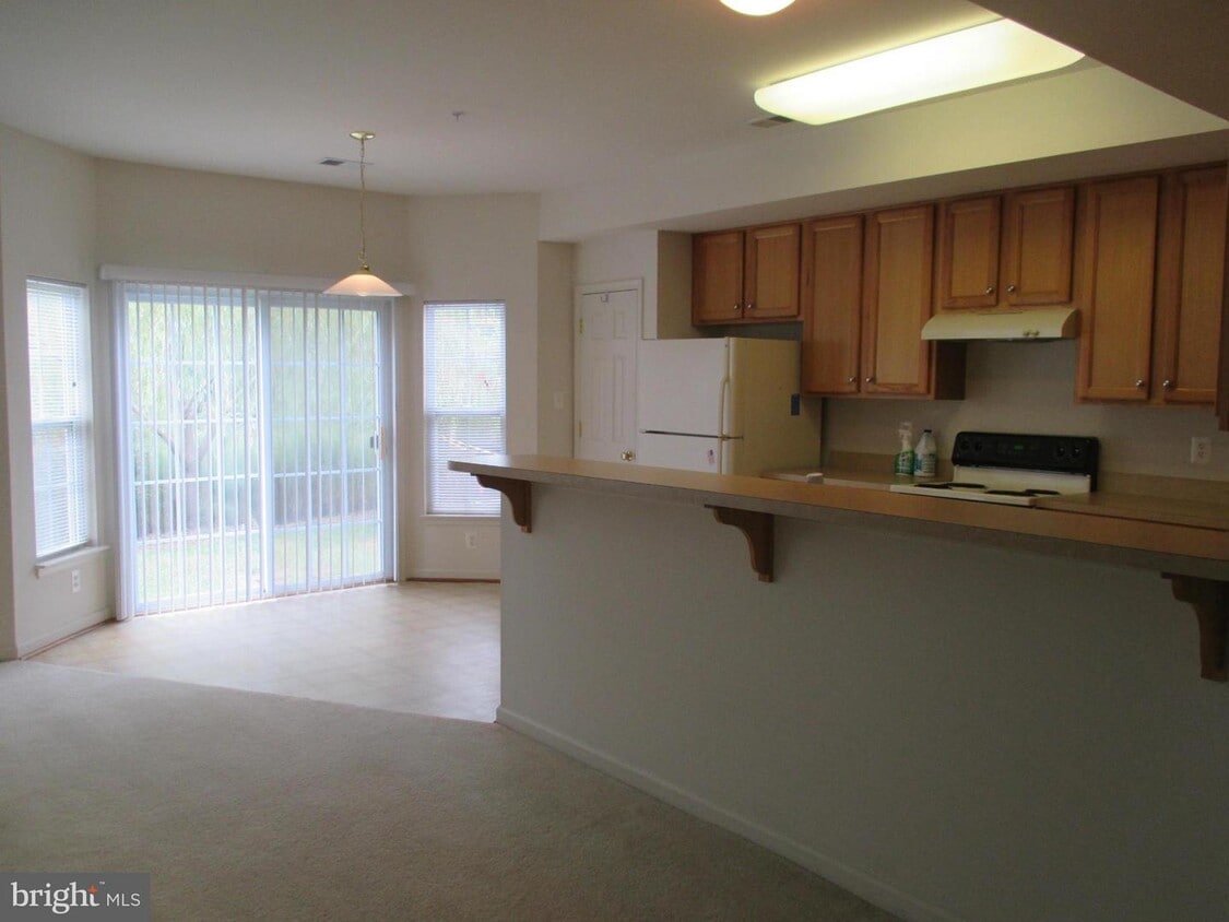 44157 Azalea Ct, California, MD 20619 Townhome Rentals in California