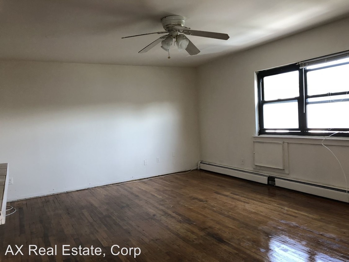 Primary Photo - 2 br, 1 bath Apartment - 1460 Nepperhan Ave.