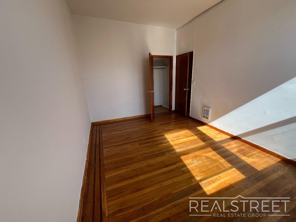 Foto principal - Lovely 2 BED in Sunset Park