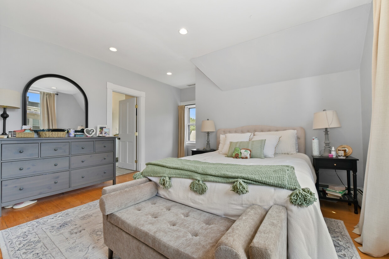 Foto principal - 1774 Beacon St