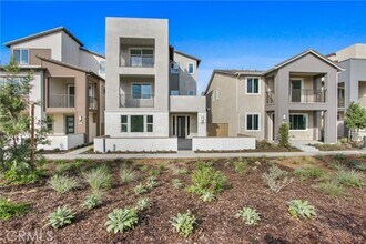 Building Photo - 409 Junco