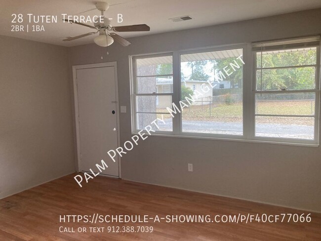 Building Photo - Updated 2 Bedroom, 1 Bathroom Duplex Apart...