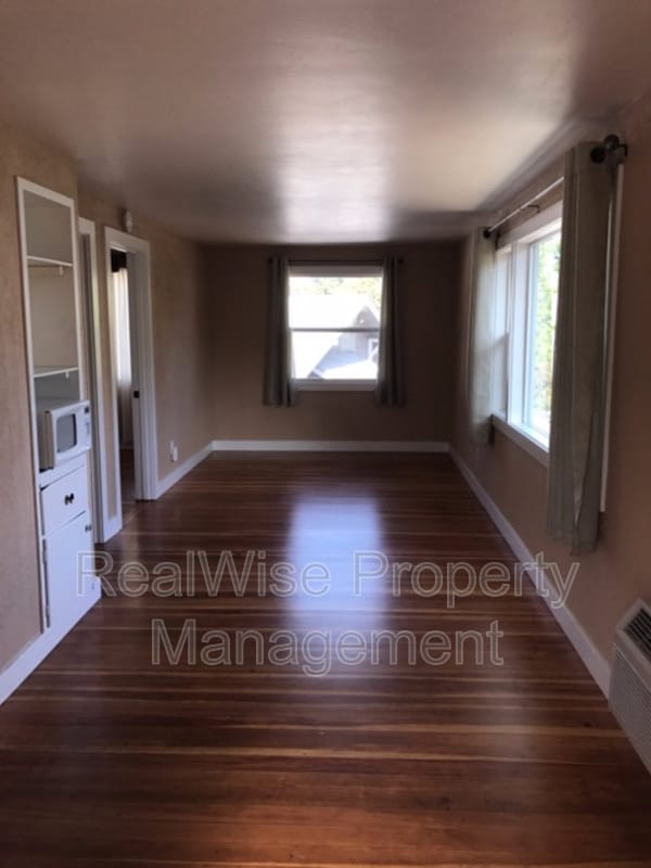 Foto del edificio - 720 Siskiyou Blvd