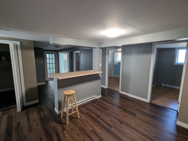 Building Photo - 849 Rue Principale