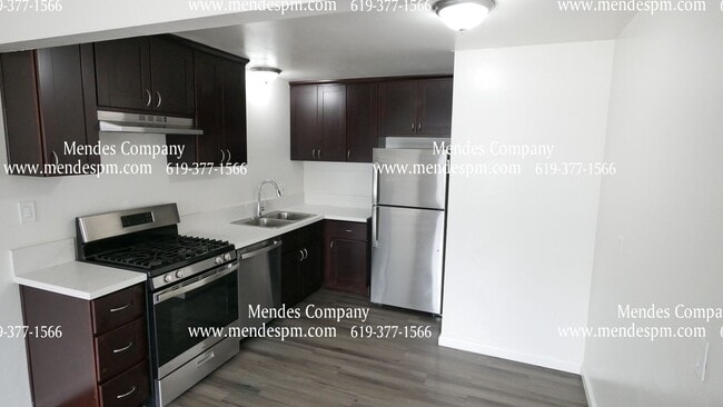 Building Photo - Spacious 2 BD/1 BA in Oak Park