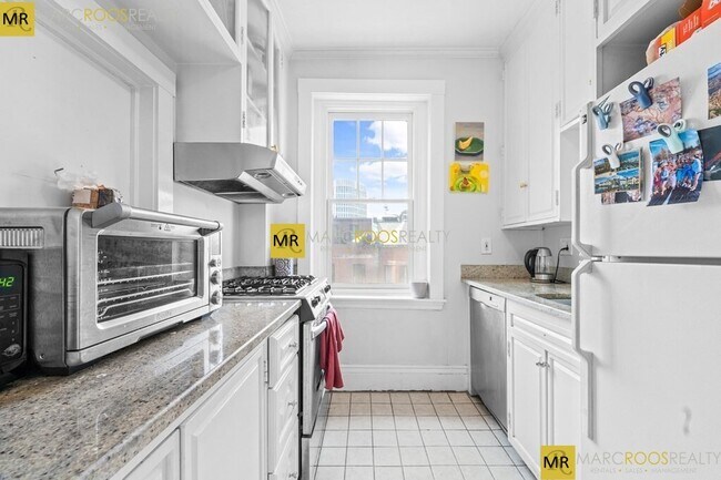 Foto del edificio - 256 Newbury St