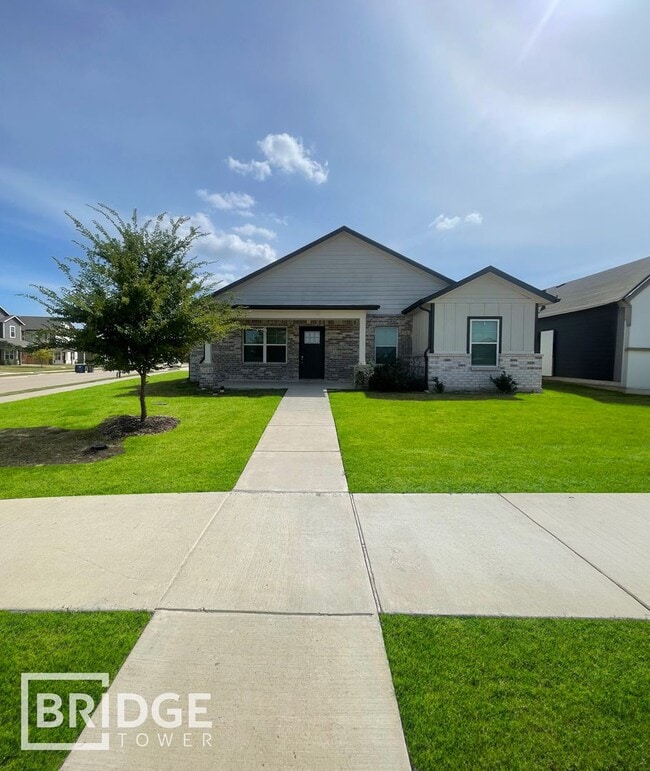 Building Photo - 4040 Dayton Dr