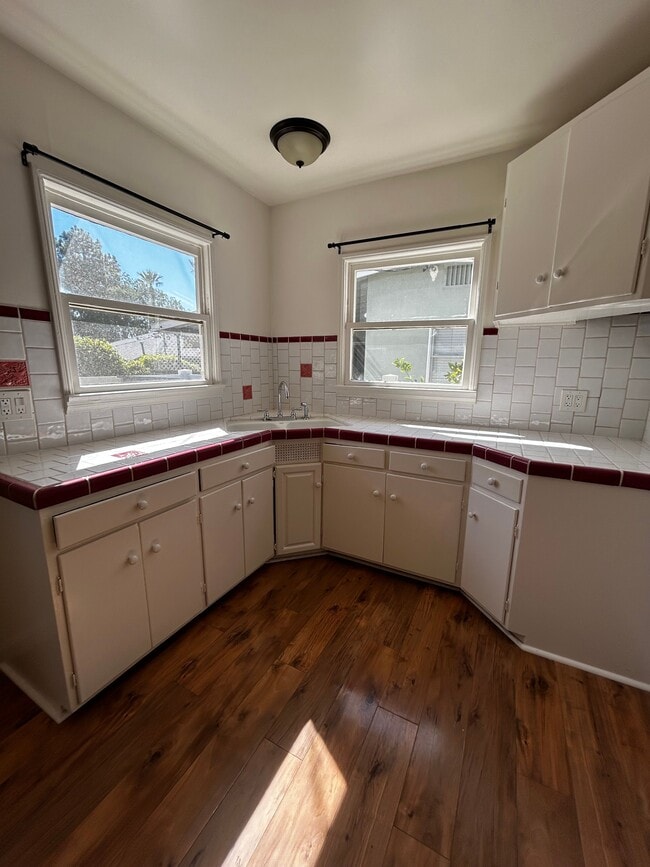 Building Photo - 254 N Canyon Blvd