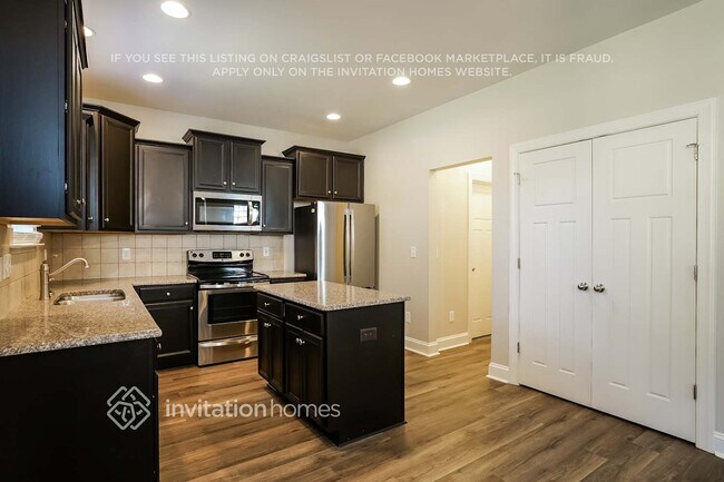 Building Photo - 1128 Shasta Daisy Dr