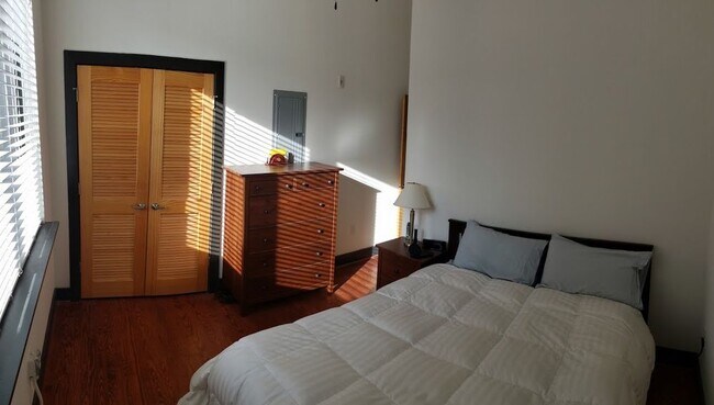 Foto del edificio - 306 E Grace St