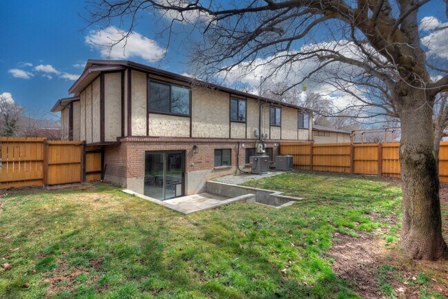 Building Photo - 2150 S 2060 E