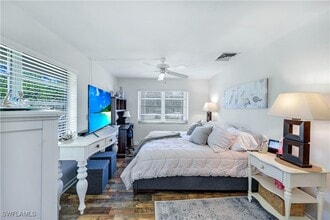 Building Photo - 1382 Jamaica Rd