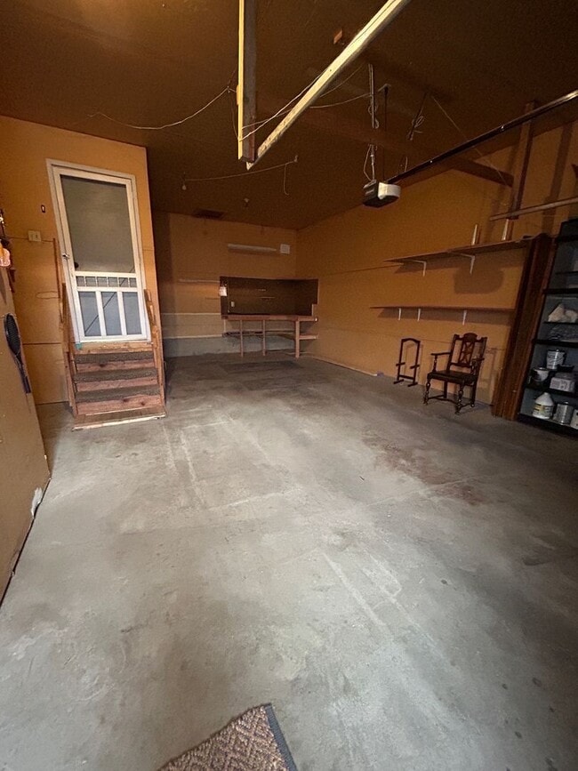 Building Photo - Spacious Condo for Rent