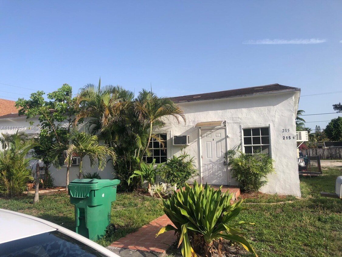 Primary Photo - 215 SW 11th St
