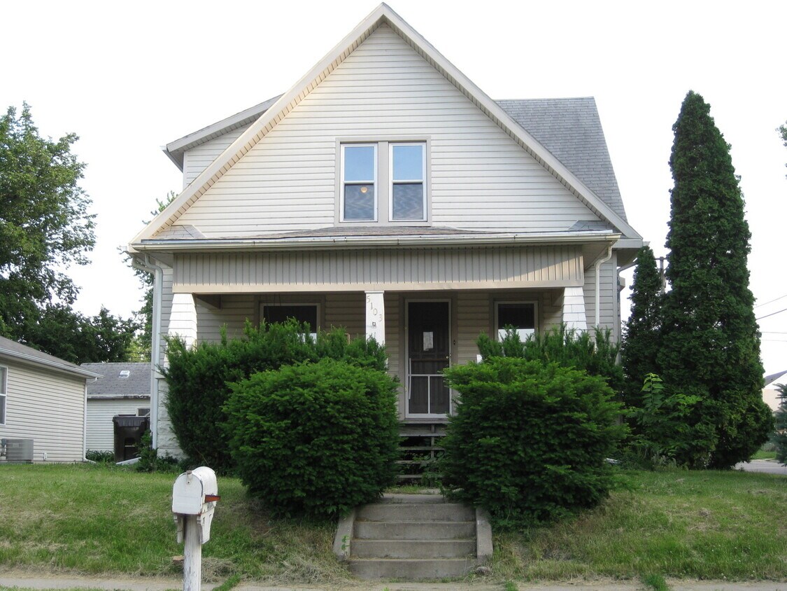5103 Starr St, Lincoln, NE 68504 House Rental in Lincoln, NE