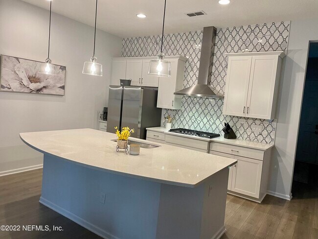 Foto del edificio - 234 Willow Lake Dr