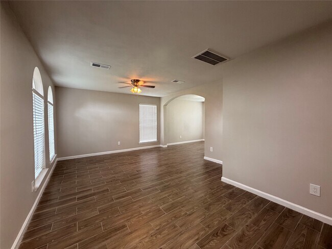 Building Photo - 4406 Eaglewood Trail Dr