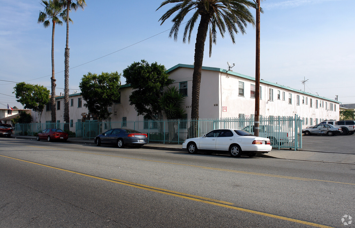 Foto principal - 10600 S. Inglewood Blvd.