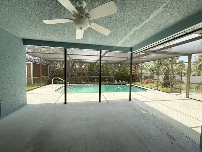 Building Photo - "Charming 3-Bed, 2-Bath Oasis in Spring Hi...