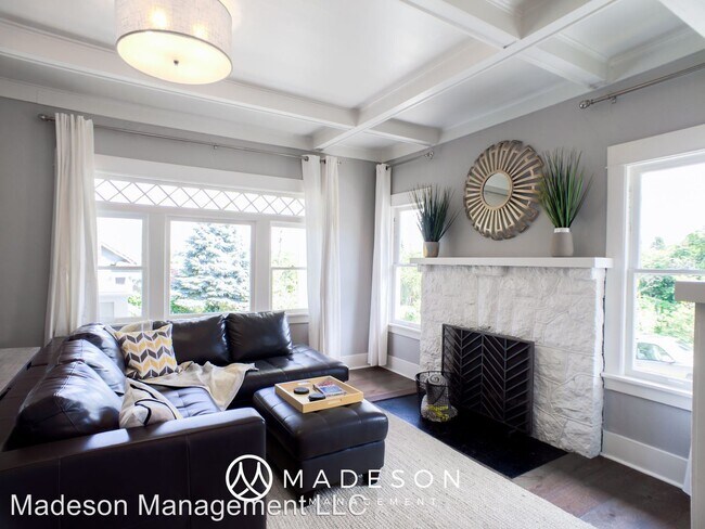 Foto del edificio - 4803 Whitman Ave N