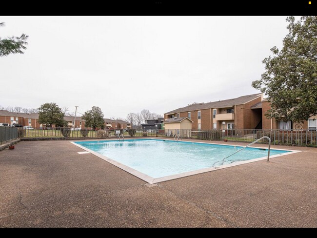 Foto del edificio - 515 Basswood Ave