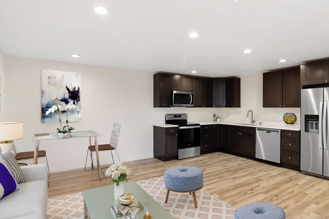 Building Photo - 1 Bedroom 1 Bathroom - Downtown - Island Hospital - NAS Whidbey