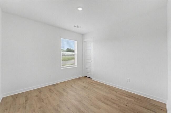 Foto del edificio - 3070 Rosalee Ln