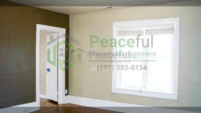 Foto del edificio - 215 D St E