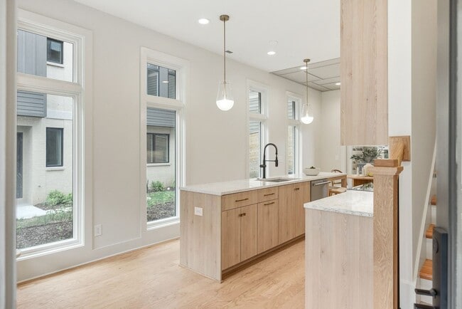 Photo - Stunning End Unit Townhome in Salemtown