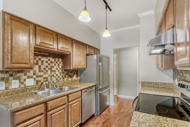Foto del edificio - 229 Westchase Dr