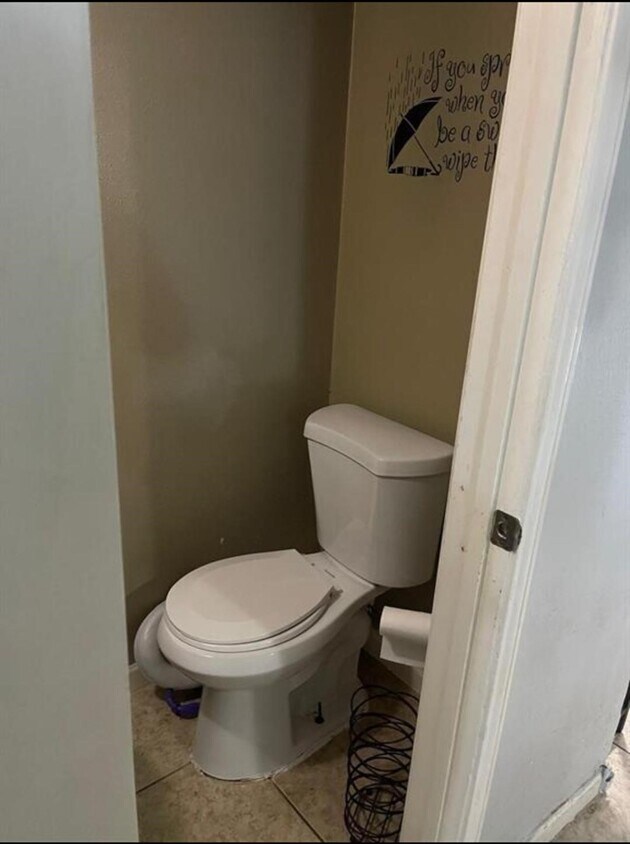 Foto del edificio - 7824 Windward Passage St