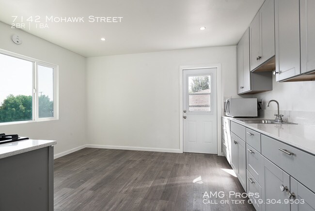 Foto del edificio - 7142 Mohawk St