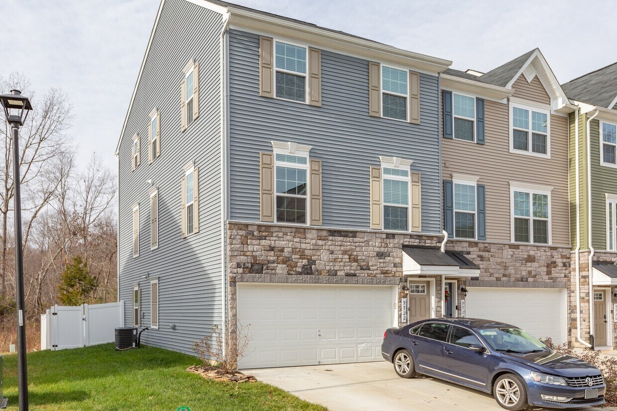 9722 Cedarmass Cir, Fredericksburg, VA 22408 Townhome Rentals in