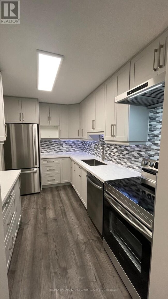 Building Photo - 541 Blackthorn Ave