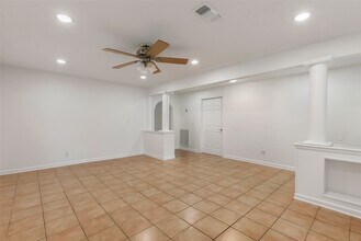 Building Photo - 22595 Pineridge Dr