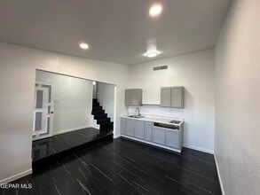Building Photo - 10408 Medwood Dr