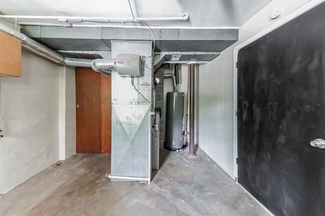 Building Photo - 2964 Werkridge Dr