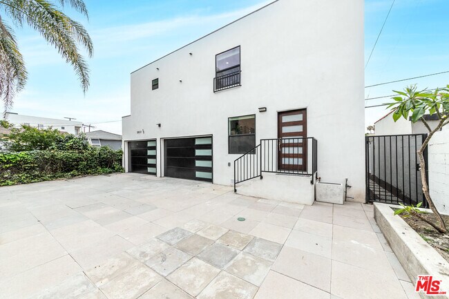 Foto del edificio - 3031 Wellington Rd