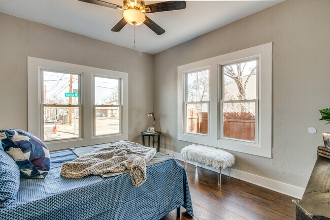 Front Bedroom - 3455 Roberts Ave