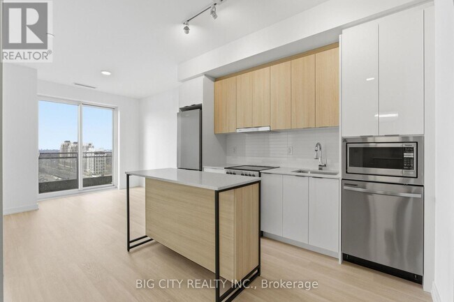 Photo du bâtiment - 9751 Markham Rd