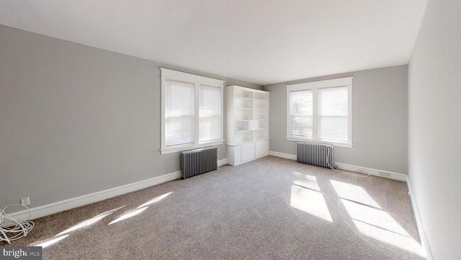 Building Photo - 214 Rutland Ave