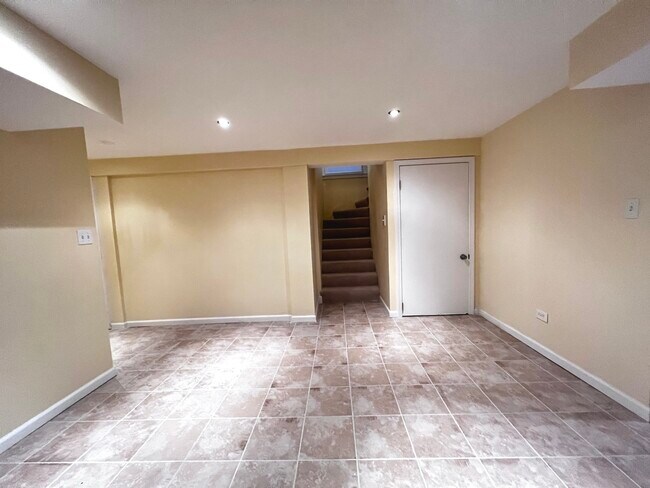 Foto del edificio - 4338 W Drummond Pl