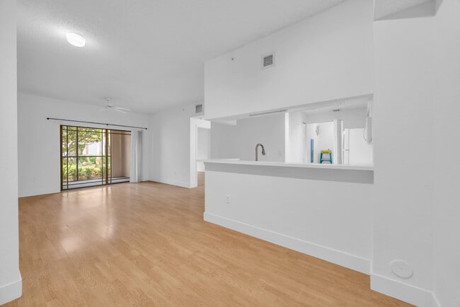 Building Photo - 3022 Alcazar Pl