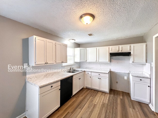 Foto del edificio - 400 Libby Ln