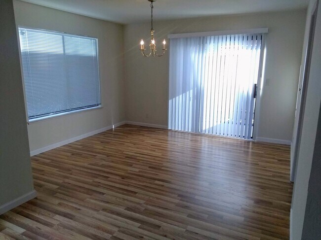 Building Photo - 6290 Lido Ct