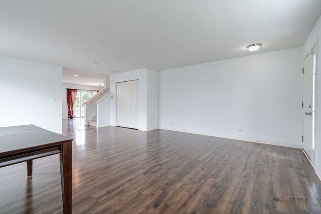 Building Photo - 202 Minuet Cir