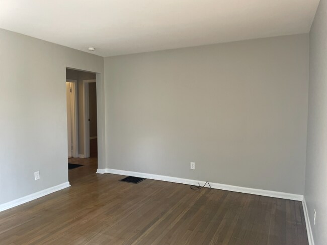 Building Photo - 4917 Fuller Dr